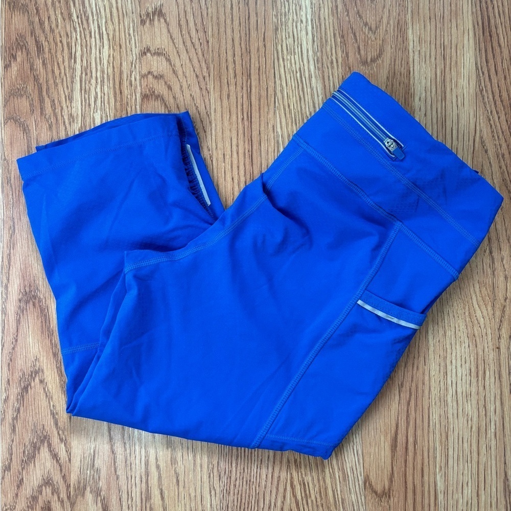 Athleta Womens Blue Relay Capri Crop Tight Leggings Reflectors m